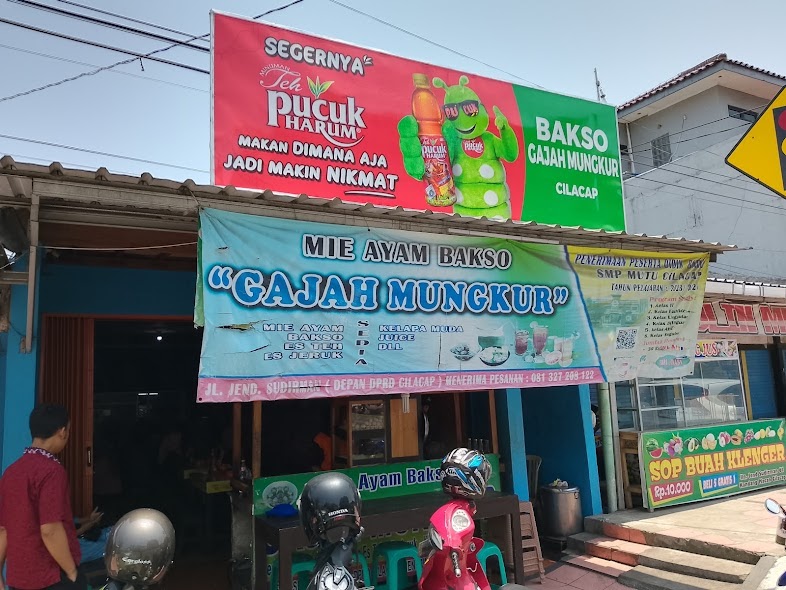 Rasa Gajah Mungkur: Kehangatan Rumah Makan Cilacap yang Menggugah Selera
